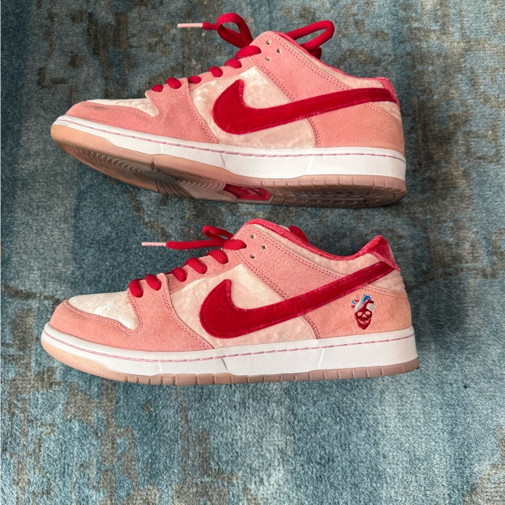Nike Dunk Low Strangelove Skateboard M size 9 W 7.5